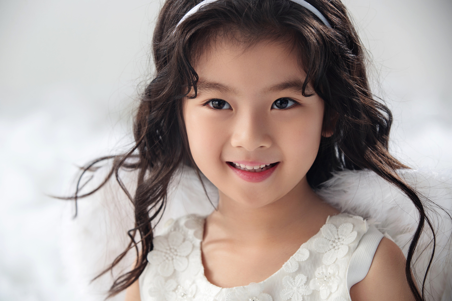 快乐的小女孩