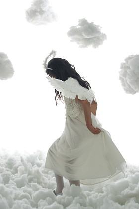 快乐的小天使玩耍