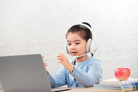 小学女生在线学习