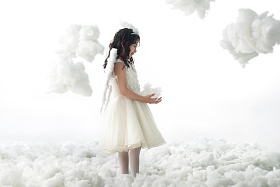 快乐的小天使玩耍