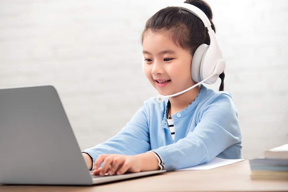 小学女生在线学习