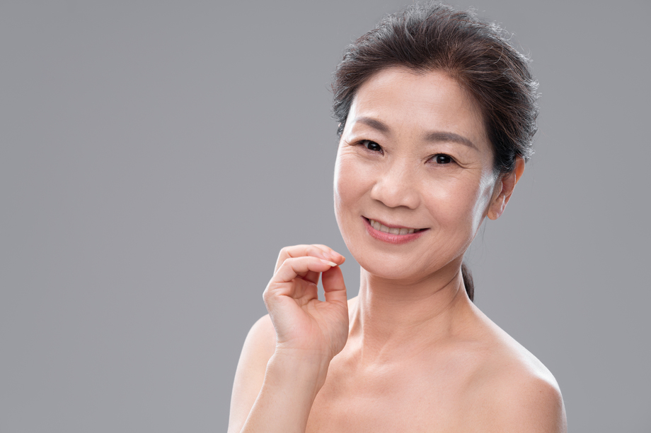 漂亮的中年女人妆面 漂亮的中年女人妆面