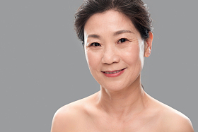 中年女人妆面照片