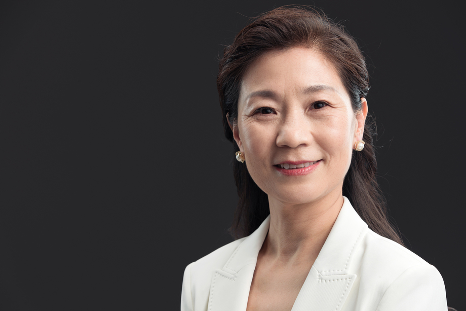 自信的成熟商务女士图片 自信的成熟商务女士图片