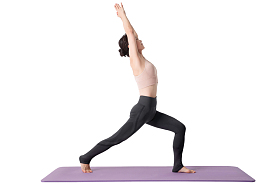 中年女性练习瑜伽