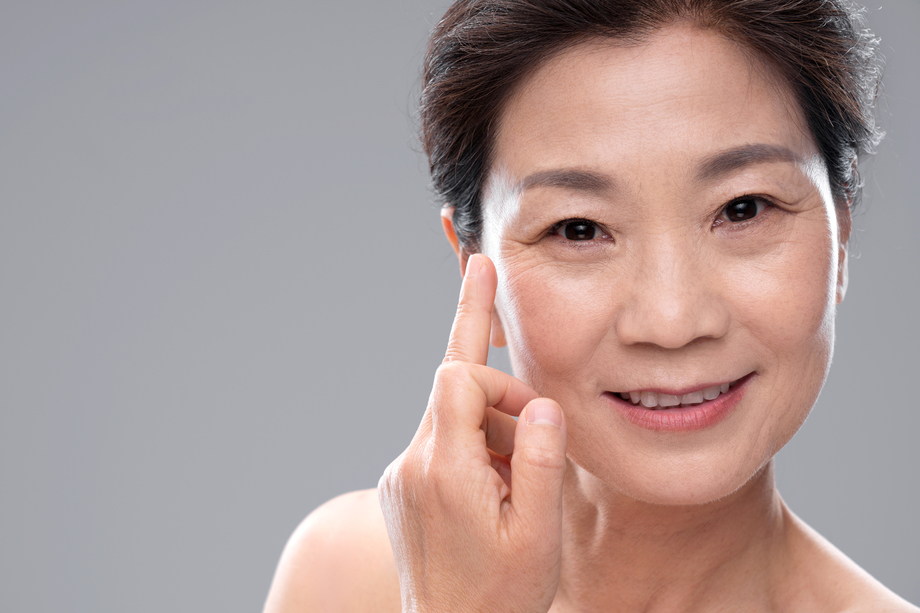 漂亮的中老年女人妆面 漂亮的中老年女人妆面