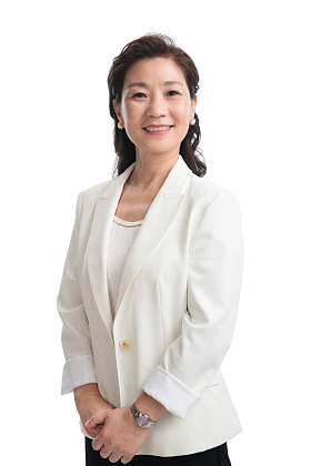 优雅自信的成熟商务女士