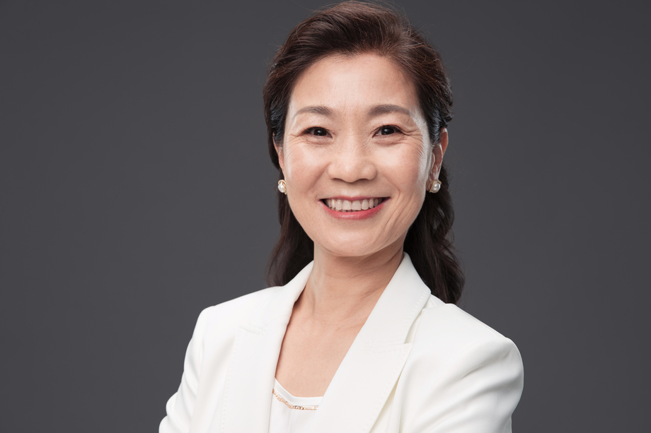 优雅快乐的中老年商务女士 优雅快乐的中老年商务女士