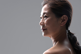 中老年女性侧脸图片