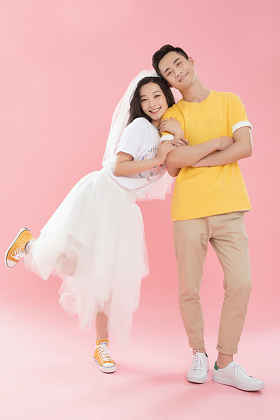 幸福的青年伴侣