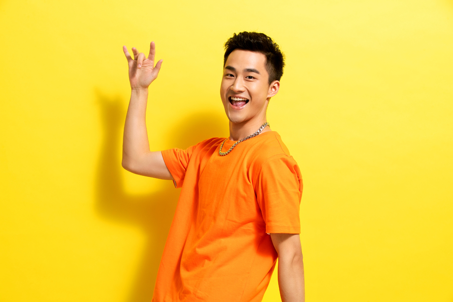 快乐的年轻男人图片 快乐的年轻男人图片