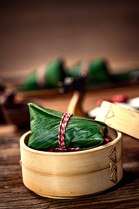 笼屉里的粽子图片