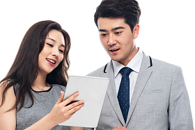 拿平板电脑的商务人士照片