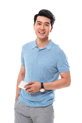 拿手机的商务男士