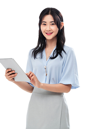 拿平板电脑的商务女士