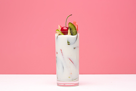 水果酸奶杯图片