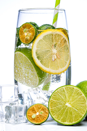 柠檬气泡水照片