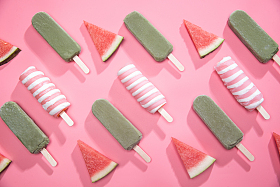 西瓜切块和冰棍图片