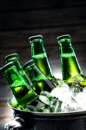 冰镇啤酒图片
