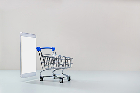 手机和迷你购物车照片