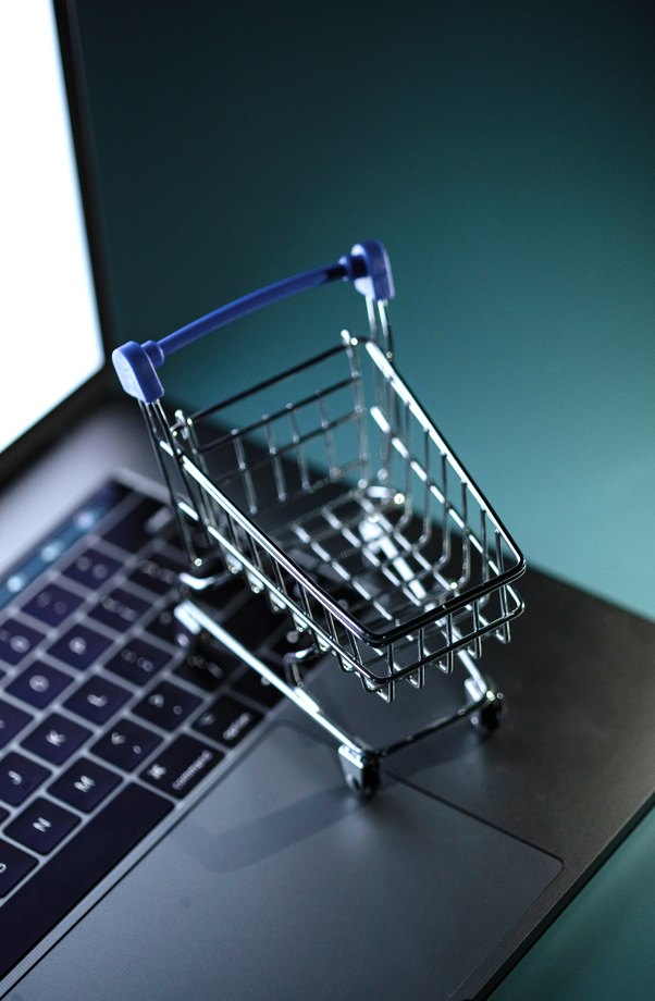 笔记本电脑和购物车模型 笔记本电脑和购物车模型