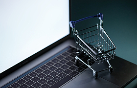 笔记本电脑和购物车模型图片