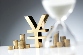 金币货币标志和沙漏