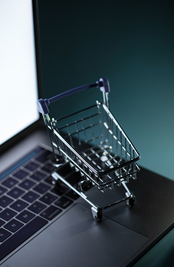 键盘上的购物车模型图片 键盘上的购物车模型图片