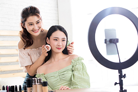 快乐闺蜜在线直播化妆