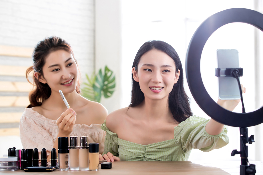 快乐闺蜜在线直播化妆 快乐闺蜜在线直播化妆