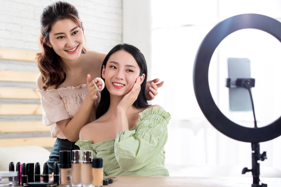 快乐闺蜜在线直播化妆 快乐闺蜜在线直播化妆