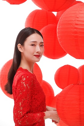 青年女人和红灯