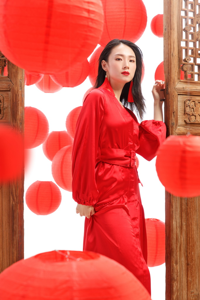 漂亮女人和红灯笼照片 漂亮女人和红灯笼照片