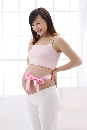 幸福的孕妇图片