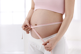 孕妇测量腰围图片