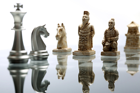 静物兵马俑国际象棋照片