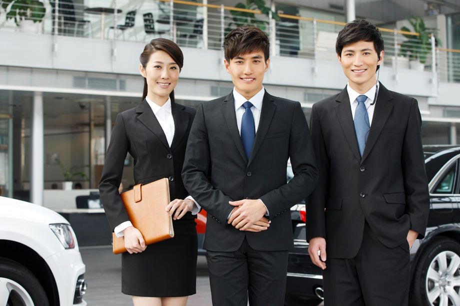 汽车销售人员图片 汽车销售人员图片