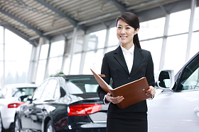 汽车销售人员图片