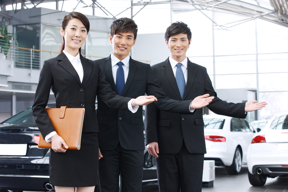 汽车销售人员图片 汽车销售人员图片