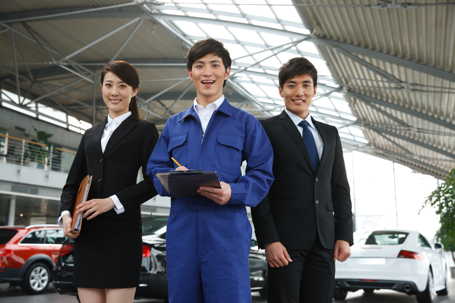 汽车销售与维修人员图片 汽车销售与维修人员图片
