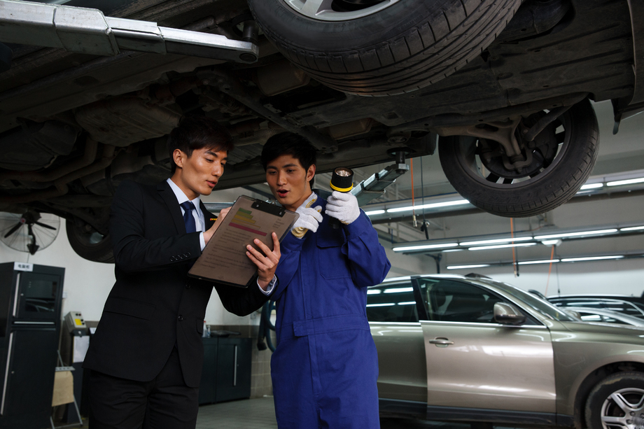 汽车销售与修理人员照片 汽车销售与修理人员照片