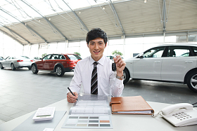 汽车销售人员图片