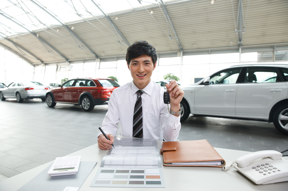 汽车销售人员图片 汽车销售人员图片