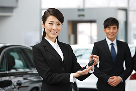 汽车销售人员图片