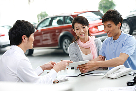 汽车销售人员图片