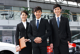 汽车销售人员图片