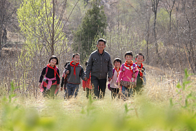 乡村老师和学生图片