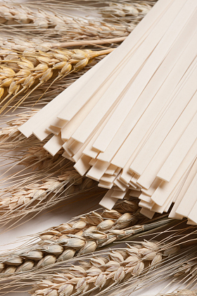 静物挂面麦穗图片