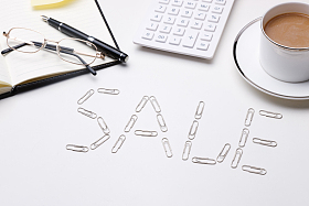 桌子上的办公用