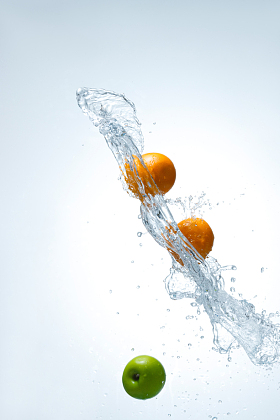 水中的水果图片